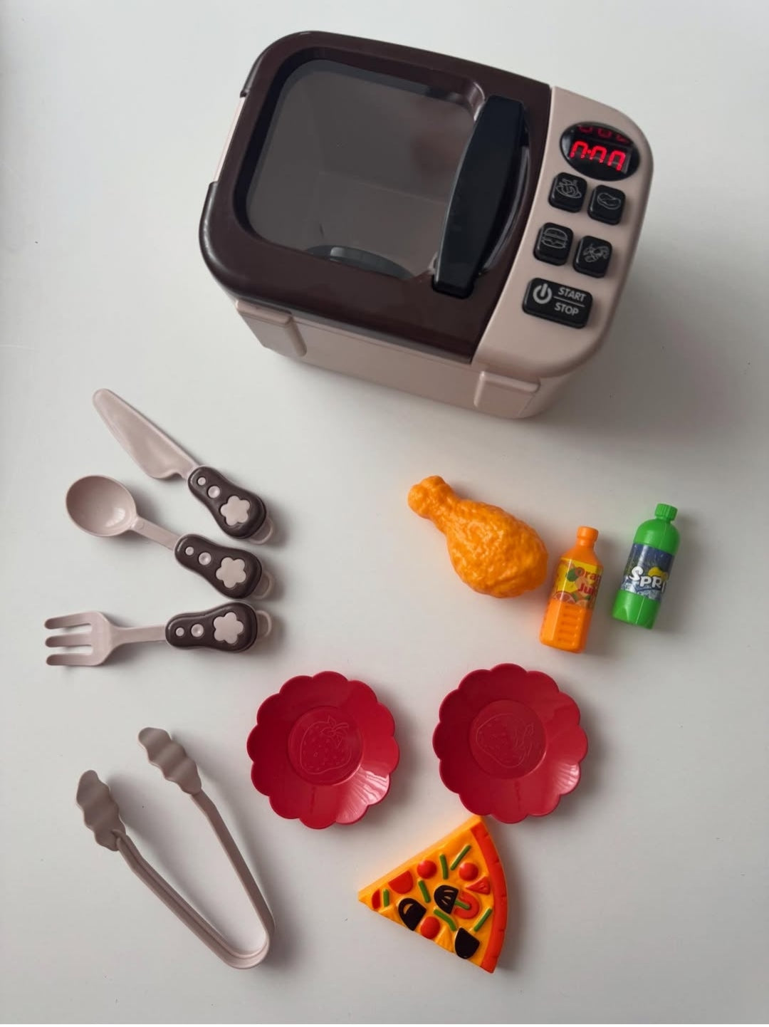 ميكروويف ألعاب للأطفال مع طقم مطبخ كامل – صوت وضوء